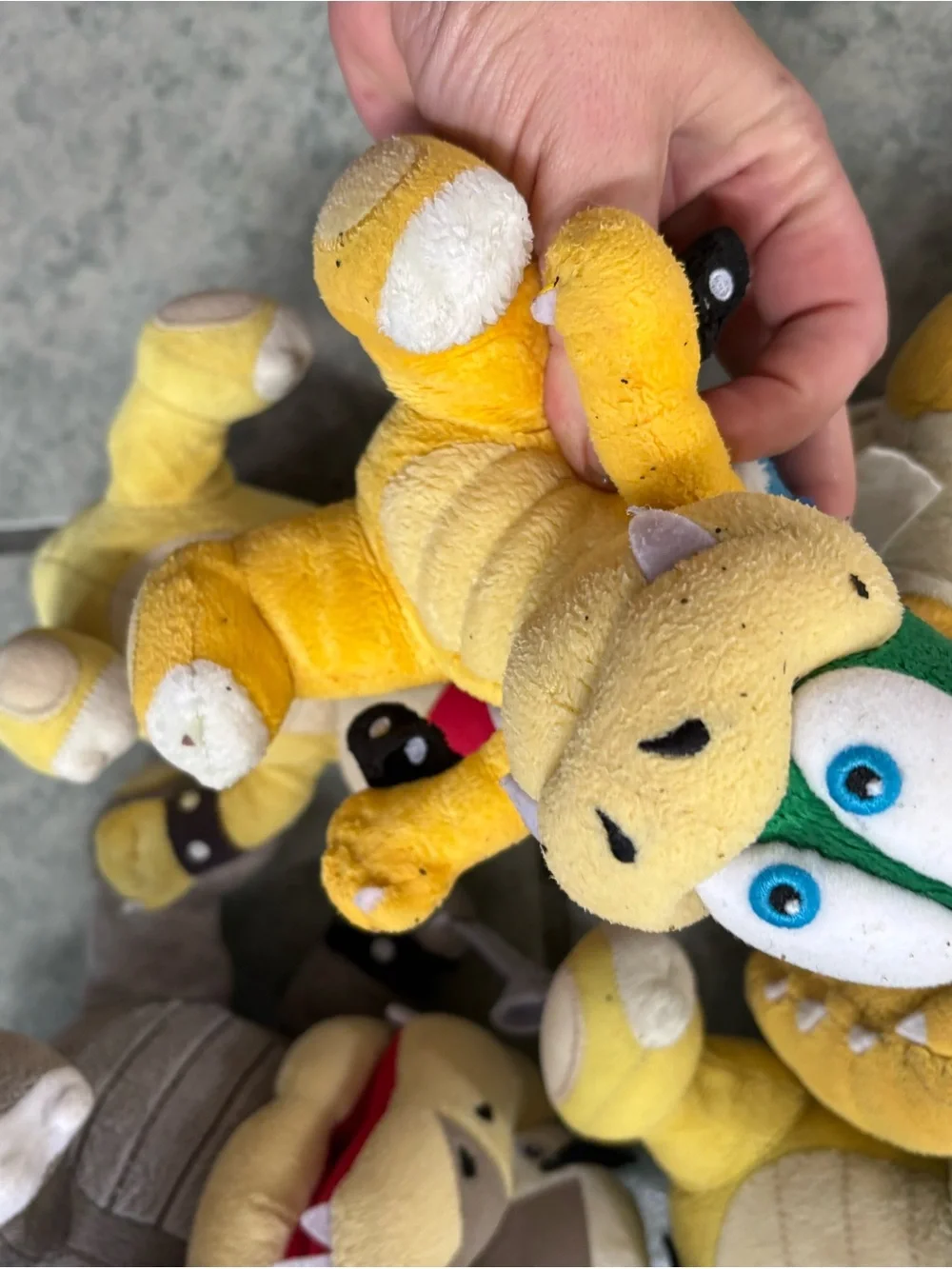 7xSuper Mario Bros Koopalings plushies preloved
